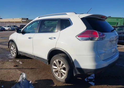 2015 Nissan Rogue Sv z USA, uszkodzony, nr VIN 5N1AT2MV1FC914547